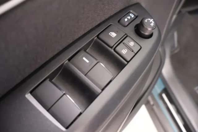Toyota Yaris Cross (2025) thumbnail 11
