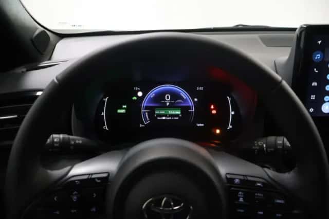 Toyota Yaris Cross (2025) thumbnail 17