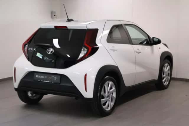 Toyota Aygo X (2023) thumbnail 3