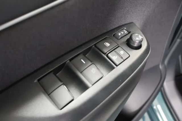 Toyota Yaris (2025) thumbnail 15