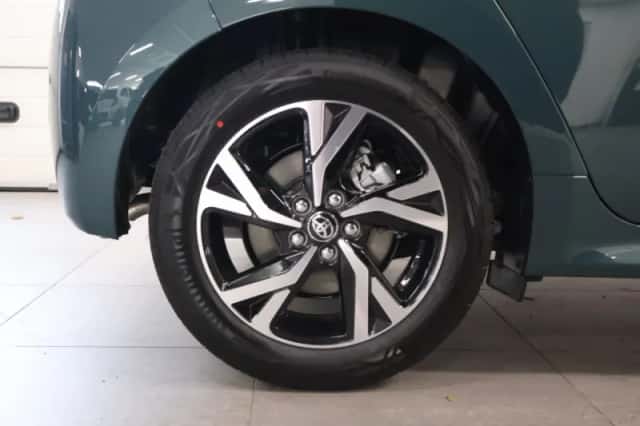Toyota Yaris (2025) thumbnail 5