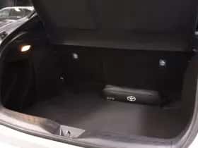 Toyota C-HR (2020) thumbnail 31