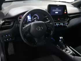 Toyota C-HR (2020) thumbnail 6