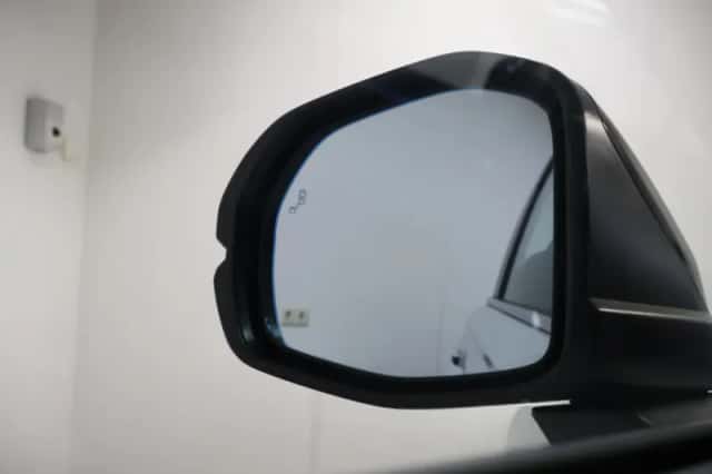 Honda CR-V (2023) thumbnail 35