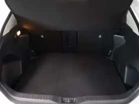 Toyota Yaris Cross (2024) thumbnail 32