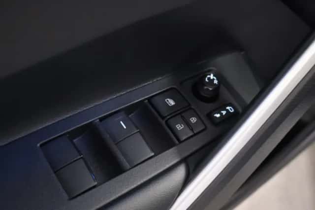 Toyota Corolla (2023) thumbnail 14