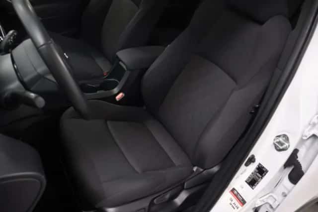 Toyota Corolla (2023) thumbnail 8