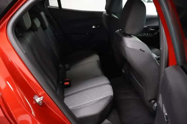 Peugeot 2008 (2025) thumbnail 12