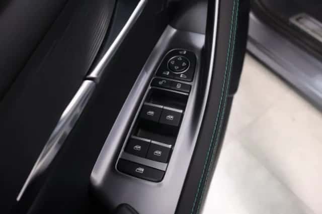 BYD Seal U (2024) thumbnail 16