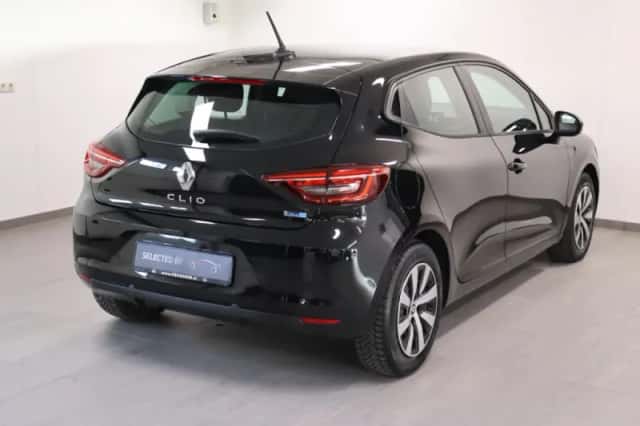 Renault Clio (2022) thumbnail 3