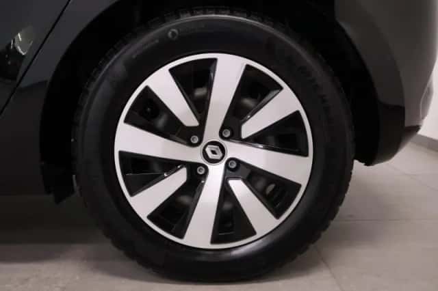 Renault Clio (2022) thumbnail 5