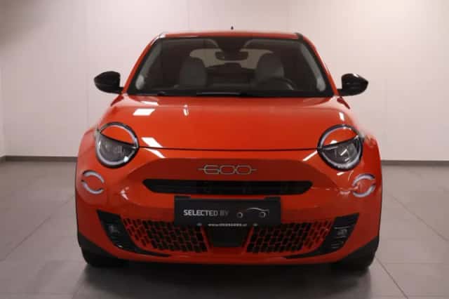Fiat 600E (2023) thumbnail 2