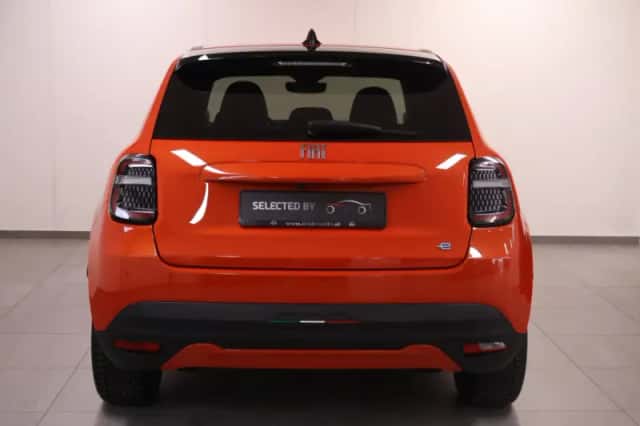 Fiat 600E (2023) thumbnail 4