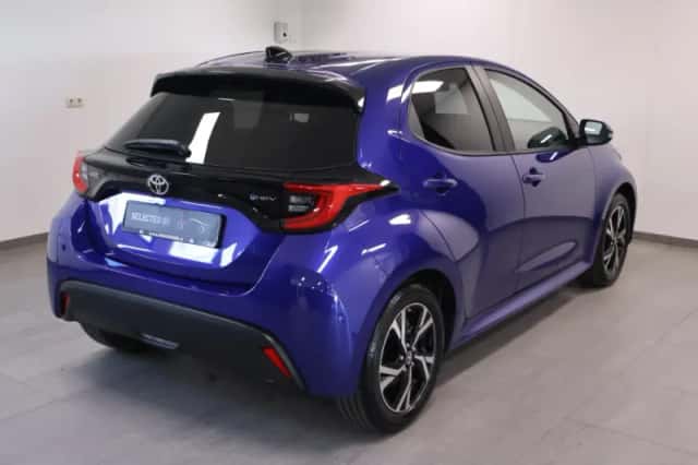 Toyota Yaris (2025) thumbnail 3