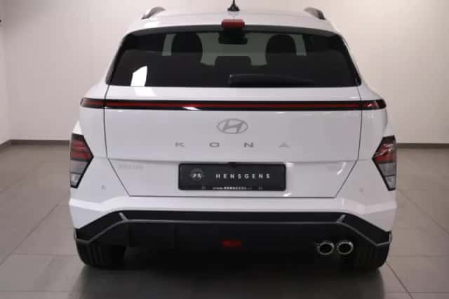 Hyundai Kona (2024) thumbnail 4