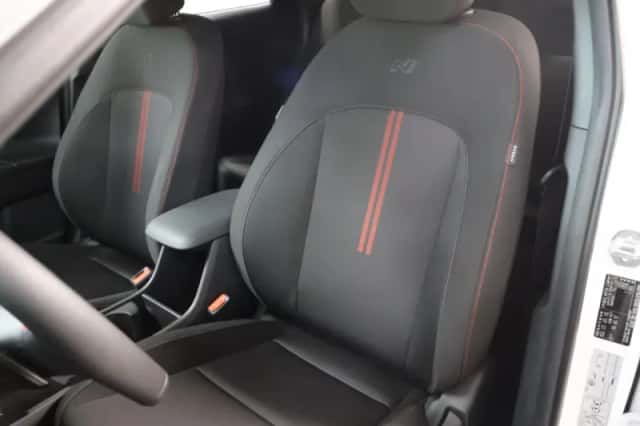 Hyundai Kona (2024) thumbnail 9