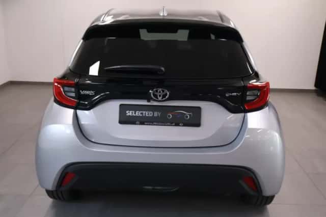 Toyota Yaris (2025) thumbnail 3