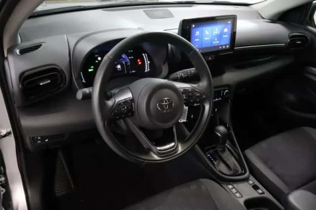 Toyota Yaris (2025) thumbnail 6