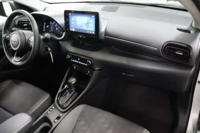 Toyota Yaris (2025) thumbnail 8