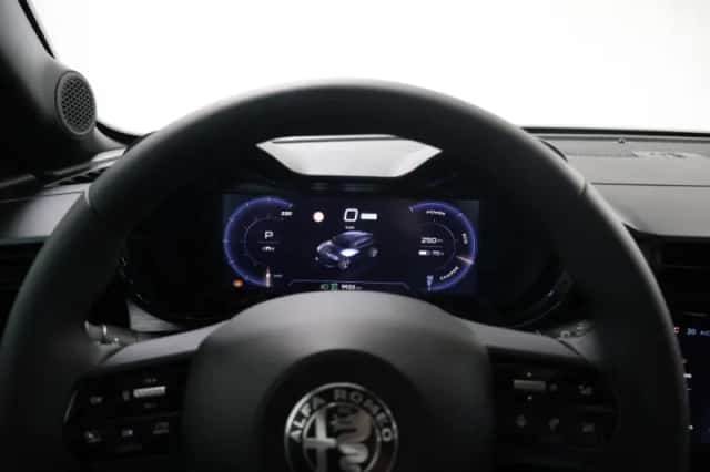 Alfa Romeo Junior (2024) thumbnail 16