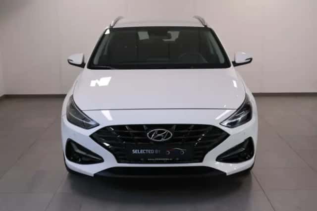 Hyundai i30 (2020) thumbnail 2