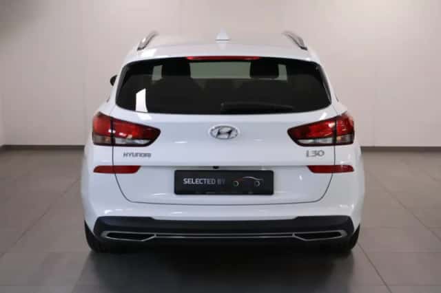 Hyundai i30 (2020) thumbnail 4