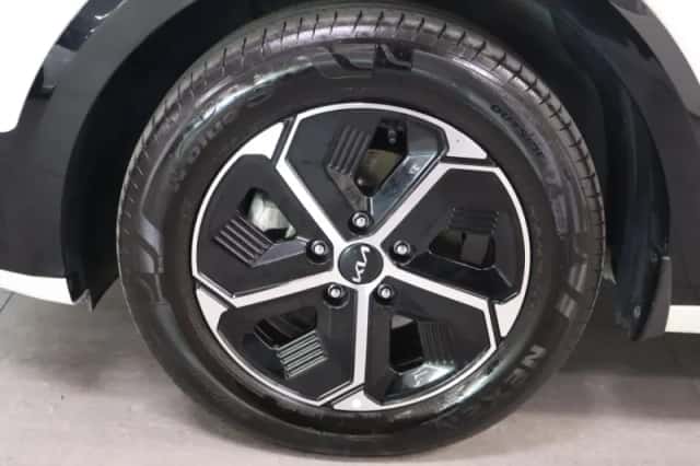 Kia Niro (2024) thumbnail 5