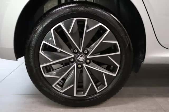 Škoda Kamiq (2020) thumbnail 5