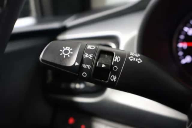 Kia Rio (2020) thumbnail 19