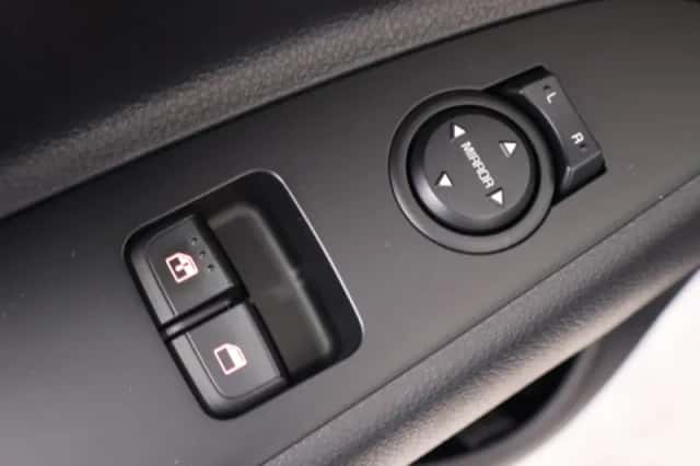 Kia Rio (2020) thumbnail 21