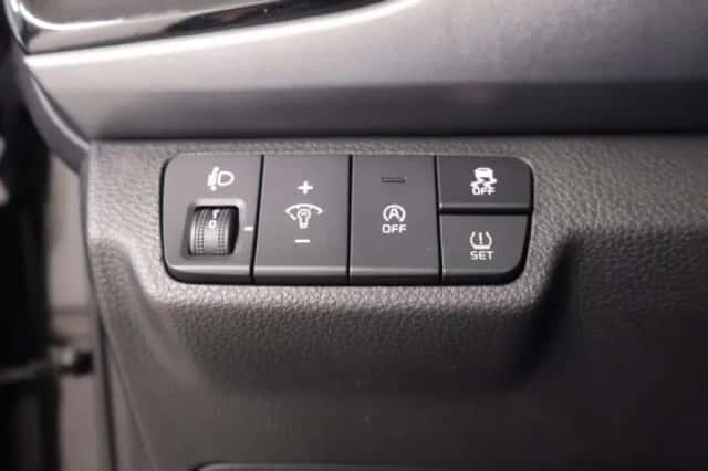 Kia Rio (2020) thumbnail 22