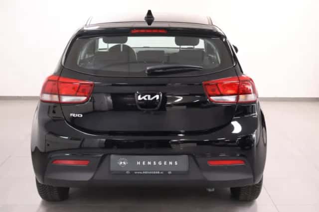 Kia Rio (2020) thumbnail 4