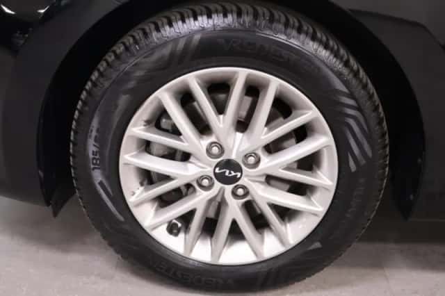 Kia Rio (2020) thumbnail 5