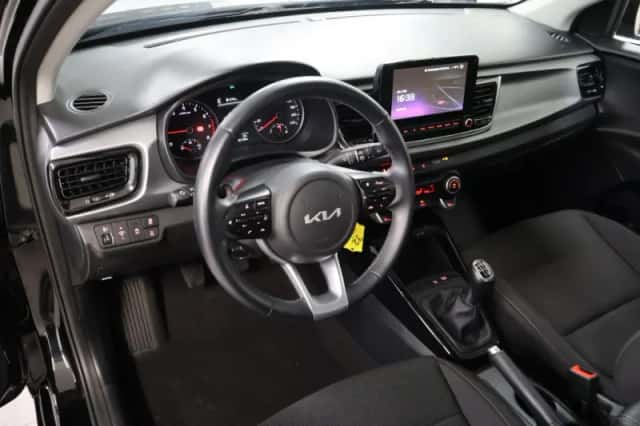 Kia Rio (2020) thumbnail 6