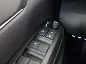 Toyota Yaris Cross (2024) thumbnail 13