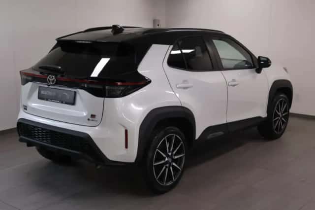 Toyota Yaris Cross (2024) thumbnail 3