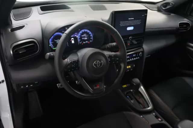 Toyota Yaris Cross (2024) thumbnail 6