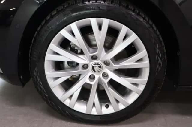 Škoda Superb (2023) thumbnail 5