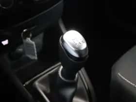 Renault Clio (2018) thumbnail 24