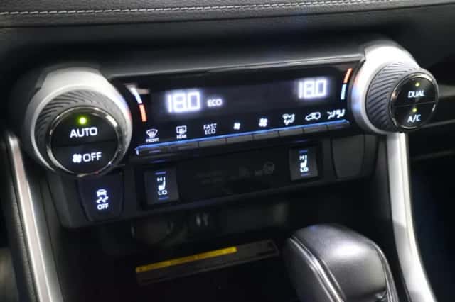 Toyota RAV4 (2019) thumbnail 24