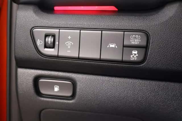 Kia Niro (2019) thumbnail 23