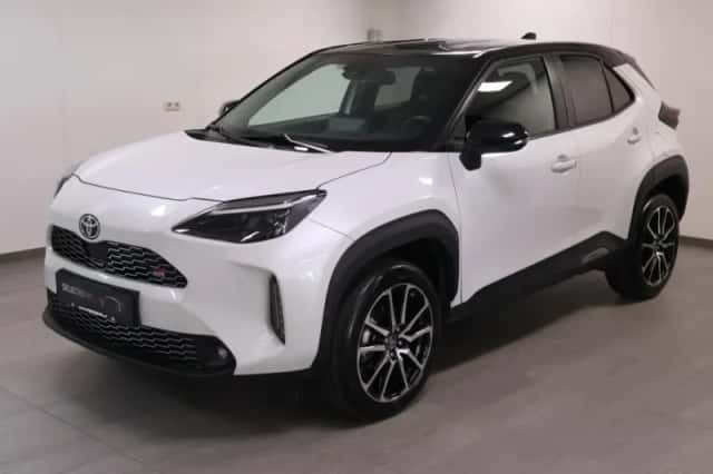 Toyota Yaris Cross (2024) thumbnail 1