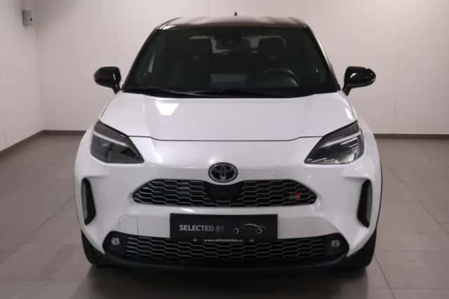 Toyota Yaris Cross (2024) thumbnail 2