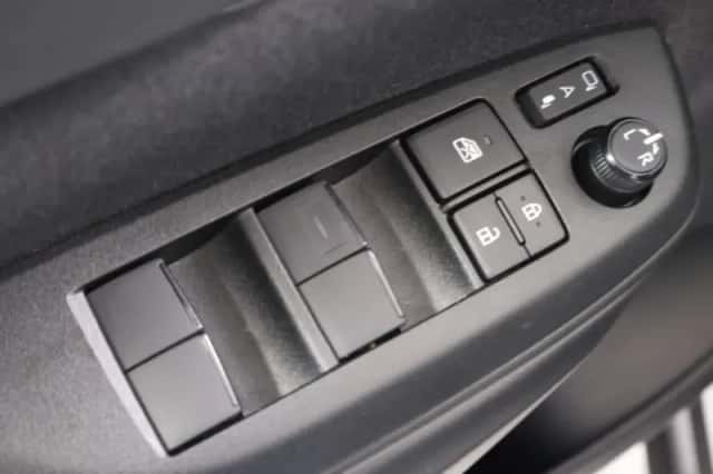 Toyota Yaris Cross (2024) thumbnail 22