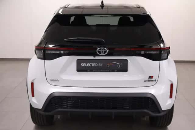 Toyota Yaris Cross (2024) thumbnail 4