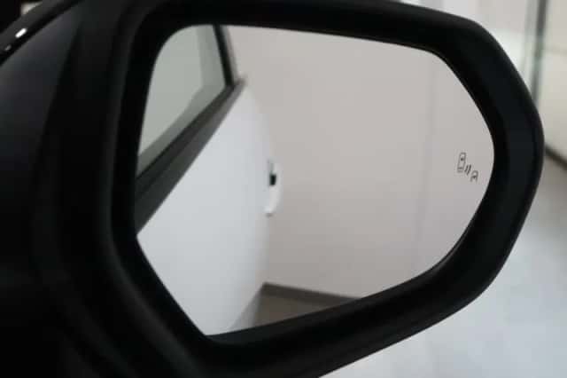 Toyota Yaris Cross (2024) thumbnail 35