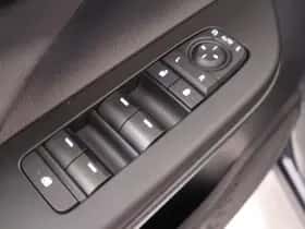Toyota C-HR (2024) thumbnail 17