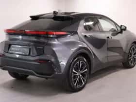 Toyota C-HR (2024) thumbnail 3