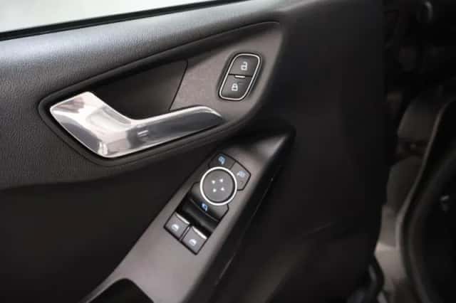 Ford Fiesta (2017) thumbnail 14