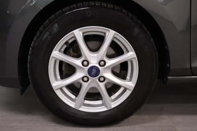 Ford Fiesta (2017) thumbnail 5